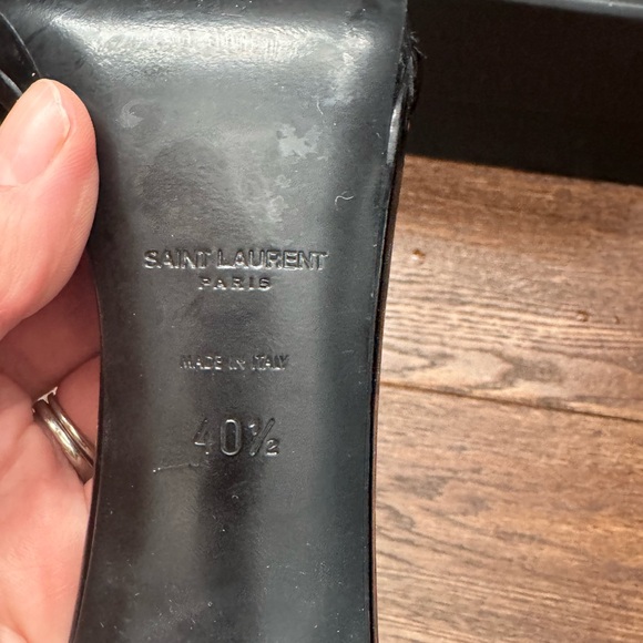 Saint Laurent Black Heels with Gold Chain - Picture 2 of 4